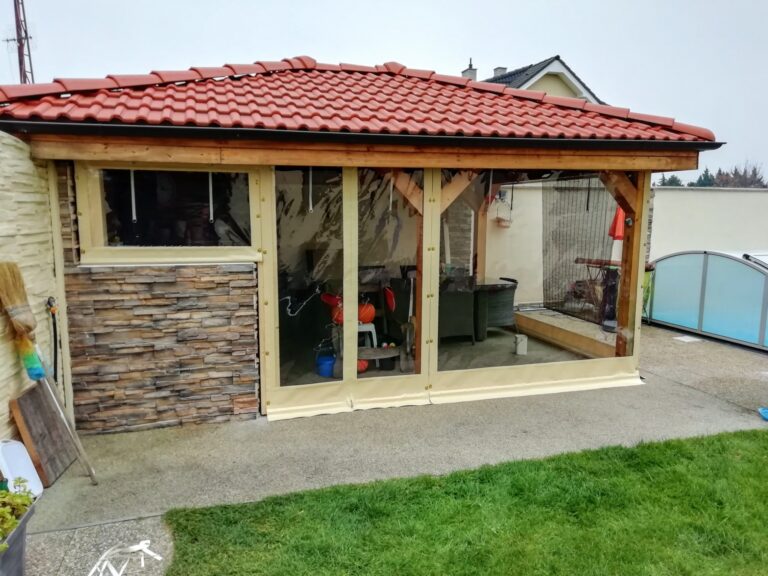 PVC opláštenie altánku alebo terasy – realizácia LuxPlachty